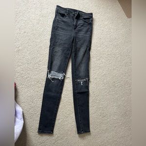 American Eagle Ripped high waisted jean/Jegging